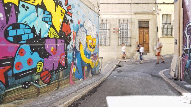 street art dans une ruelle du quartier du Panier à Marseille