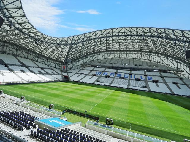 Stade Orange Vélodrome sans public, gradins et pelouse Marseille