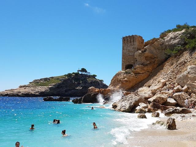 Plage dans la Calanque de L'Everine, située sur la Côte Bleue