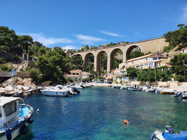 Calanque de Mejean sur la Côte Bleue, Petit port