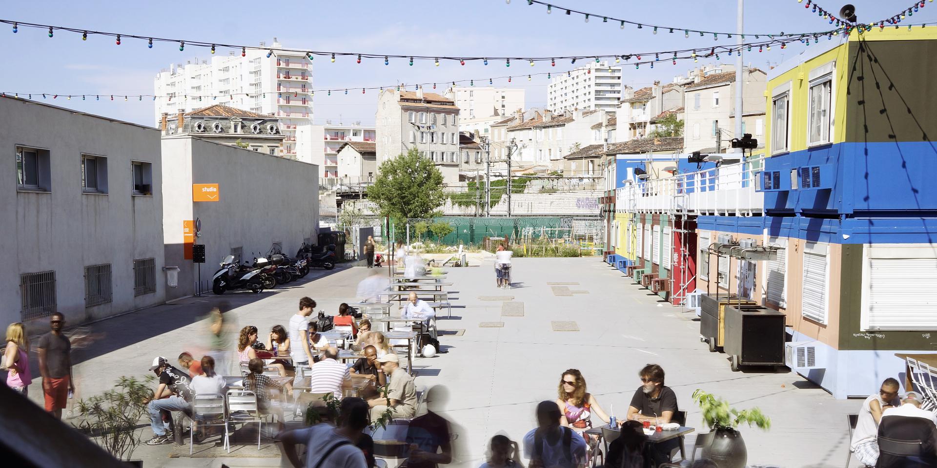 Friche Belle de Mai Marseille, terrasse café