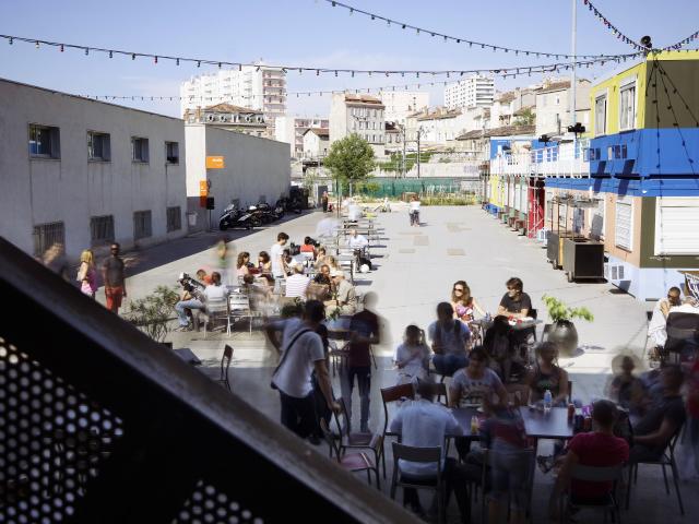 Friche Belle de Mai Marseille, terrasse café