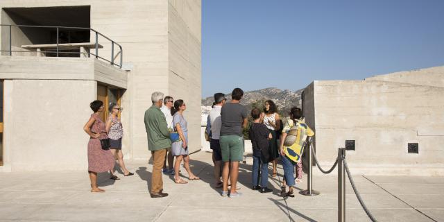 Immeuble Le Corbusier Marseille, Toit Terrasse avec Visiteurs