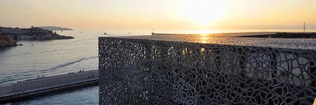 Mucem vue de la passerelle. Coucher de soleil