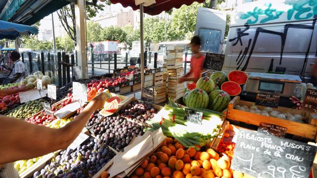 Place Castellane Marseille, Marché, étal de fruits et légumes