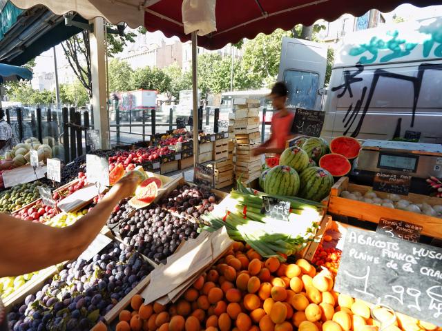 Place Castellane Marseille, Marché, étal de fruits et légumes