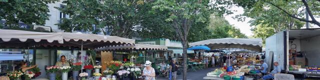 Place Castellane Marseille, marché fleurs et légumes