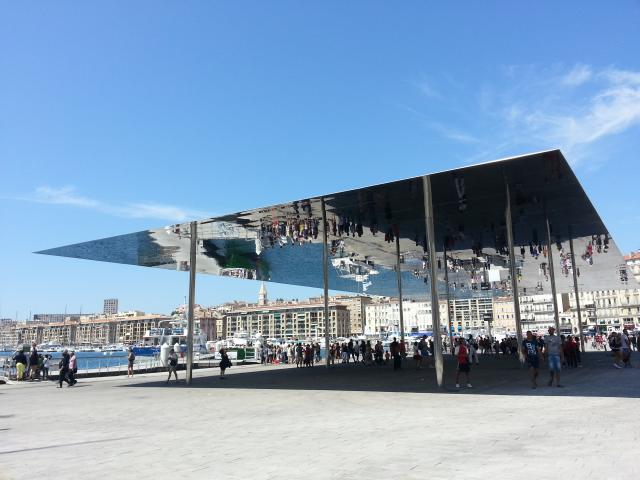 Esplanade du Vieux-Port et son ombrière