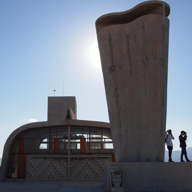 toit terrasse de l'immeuble de la Cité Radieuse, Le Corbusier, vue sur la cheminée