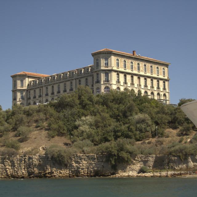 Palais du Pharo à Marseille vu depuis la mer