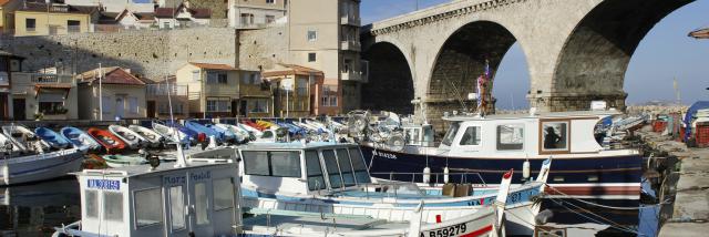 Vallon des Auffes Marseille, barque et pont