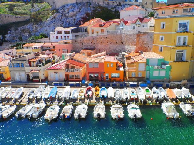 Vallon des Auffes à Marseille et cabanons colorés