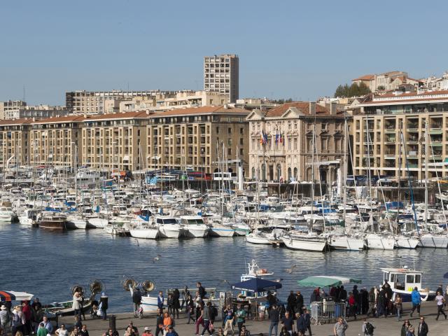 vieux-port-march-aux-poissonslamyotcm.jpg