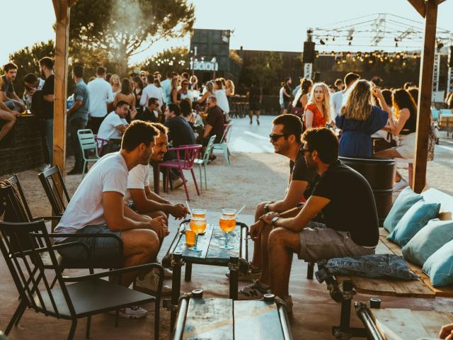 Baou Marseille, Soirée entre amis