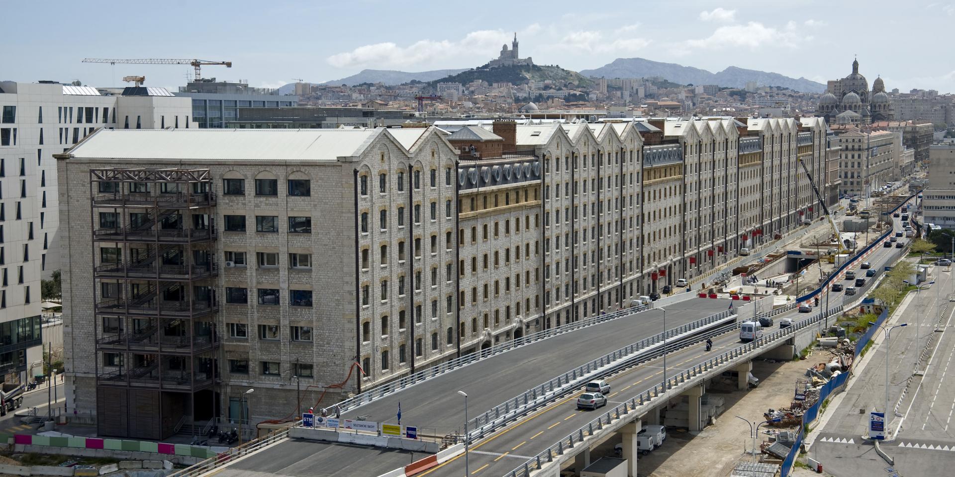 Les Docks, Passerelle, Micaleff