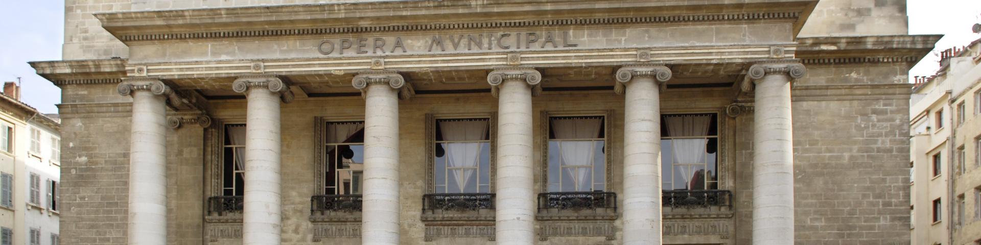 Façade de l'opera de marseille