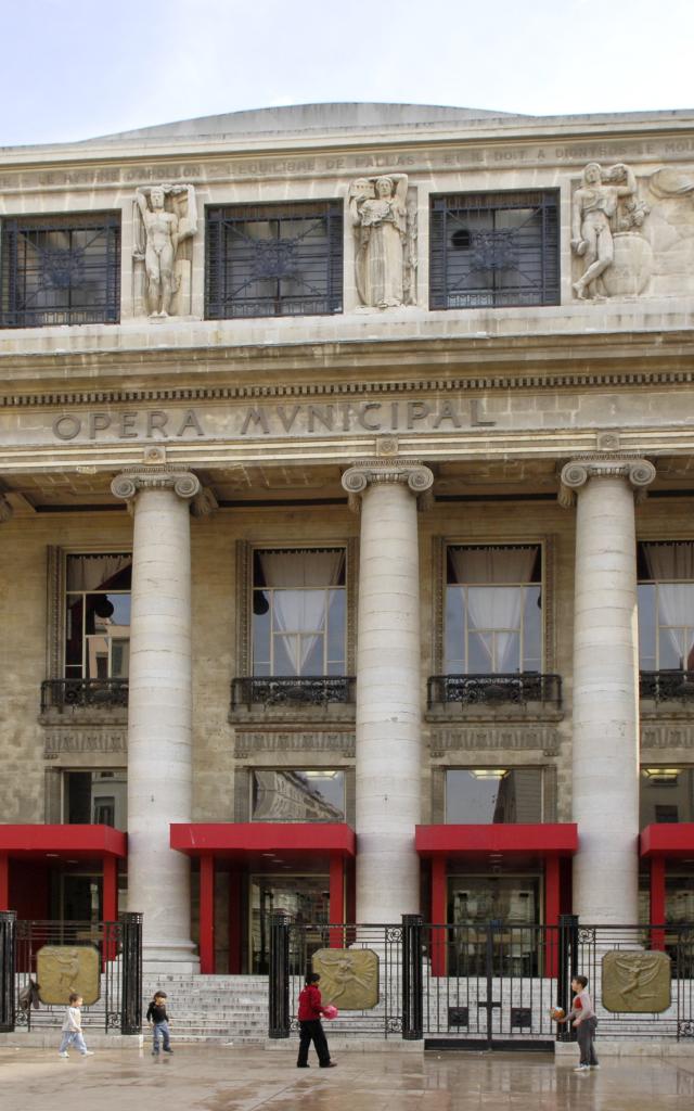 Façade de l'opera de marseille