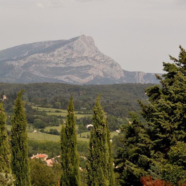 Paysages d'Aix En Provence vue sur la Sainte Victoire