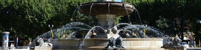 Place de la Rotonde à Aix-en-Provence, fontaine.