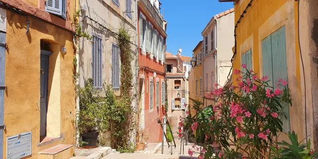 Flower-filled alleyway in the Panier district
