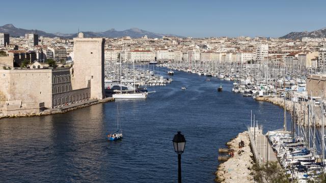Entrée du Vieux-port de Marseille