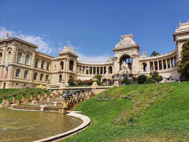 Palais Longchamp Marseille, Fontaine de l'entrée principale