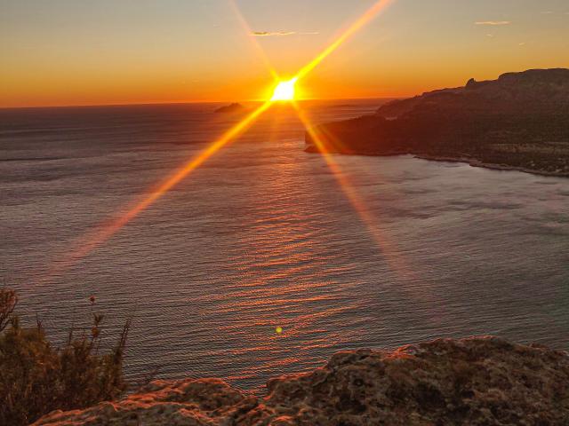 Coucher de Soleil sur le Cap Canaille à Cassis
