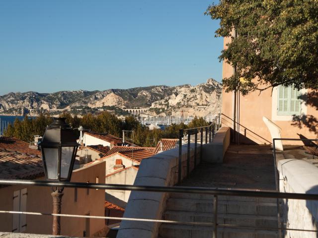 petits escaliers dans le village de l'Estaque à Marseille