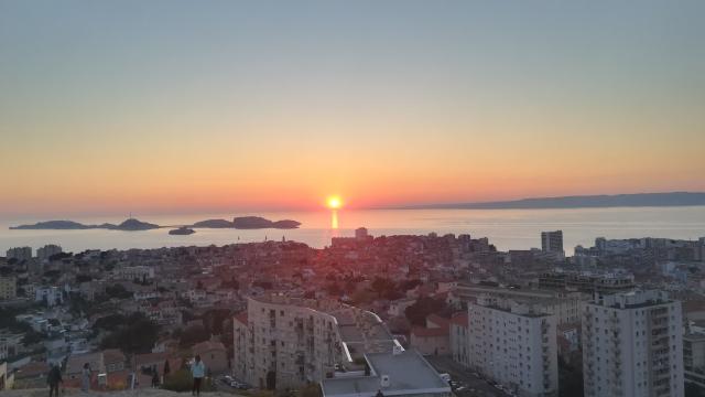 Coucher de soleil vu depuis Notre-Dame de la Garde à Marseille