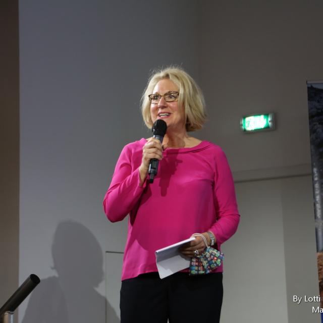 Pascale bigo qui fait un discours