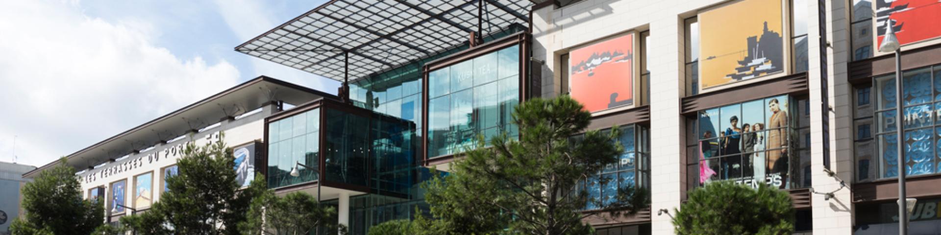 Facade des terrasses du Port