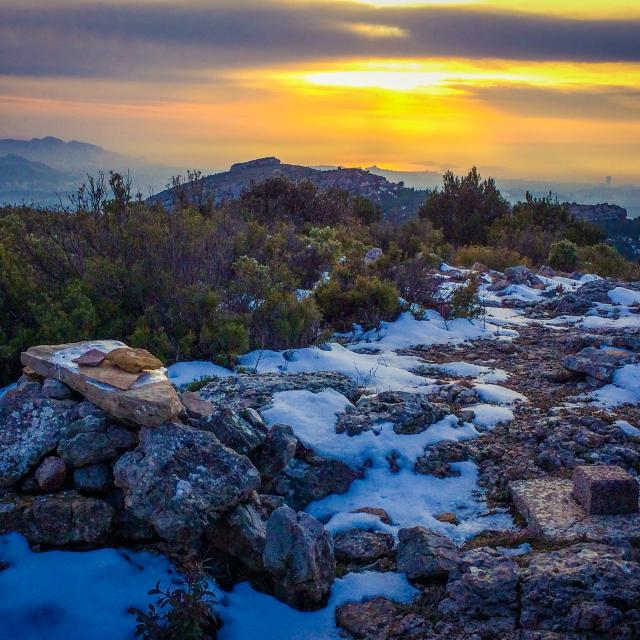 neige sur le massif du garlaban