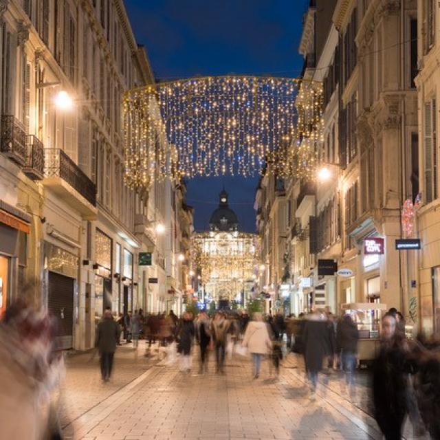 Rue Saint-Ferreol Marseille pendant les fêtes de Noël