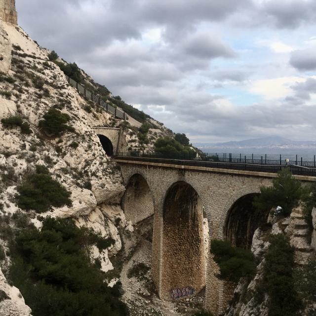 Viaduc avec chemin de fer