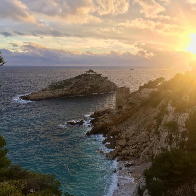 cote-bleue-sentiers-des-douaniers-calanque-de-lerevine-joomtcm-92.jpeg