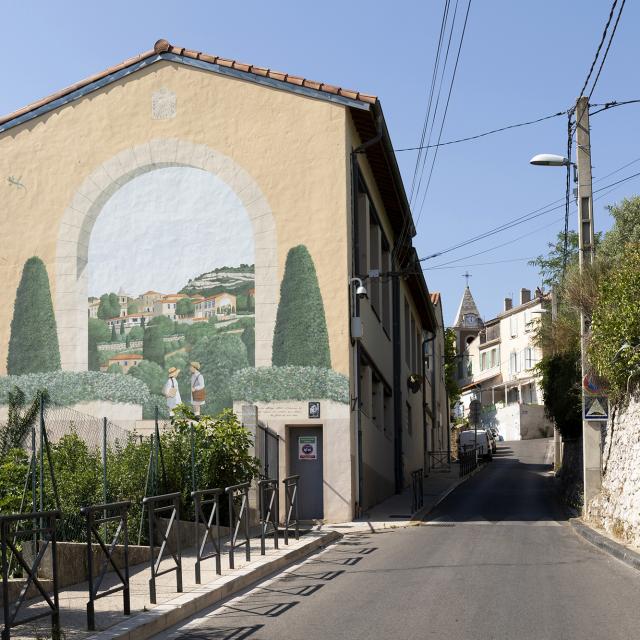 Fresque de Pagnol dans le village de la treille