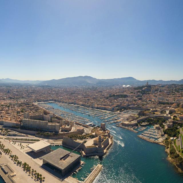 Vue aérienne sur le Vieux-Port