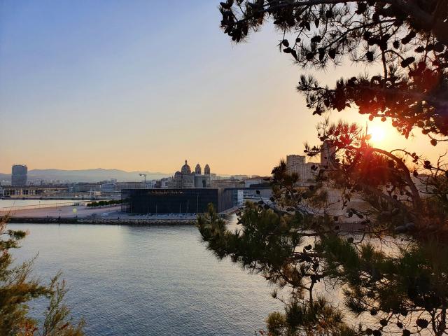 cathedrale-de-la-major-mucem-vue-du-pharojootcm.jpg