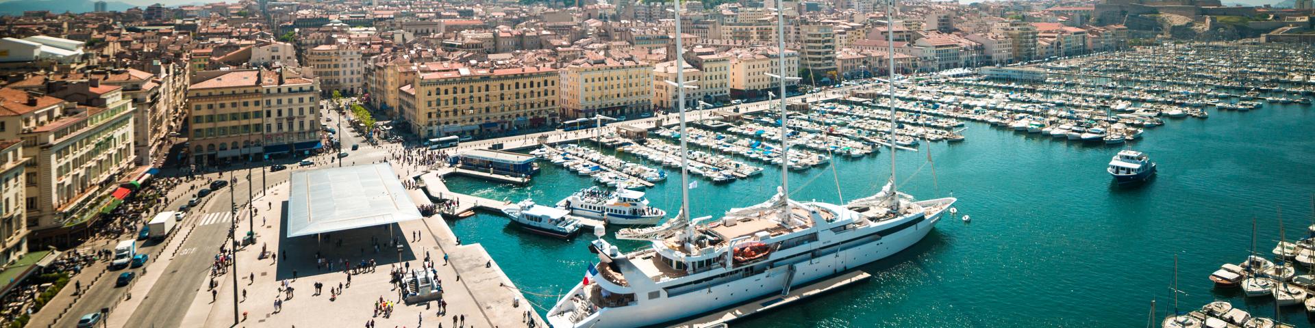 Vieux Port, Yacht Luxe©shutterstock