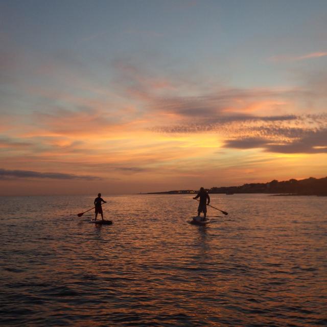 Paddle Au Coucher Du Soleil