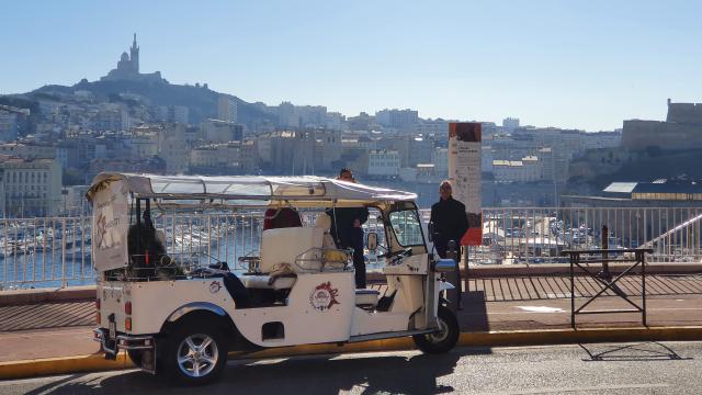 Tuktuk sur le vieux port