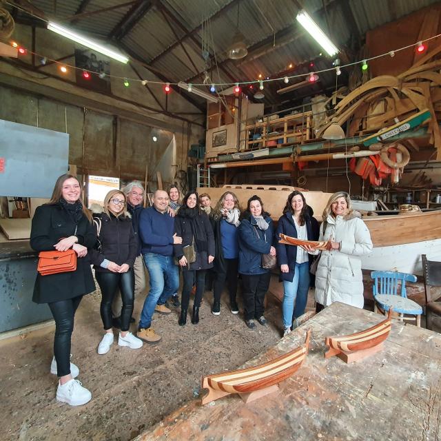 Groupe au chantier naval borg