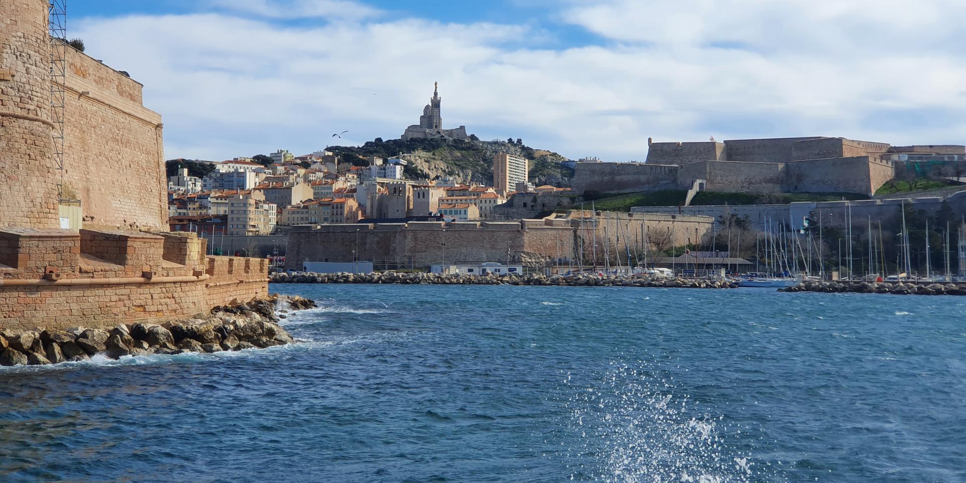 Notre Dame De La Garde Depuis Le Mucem