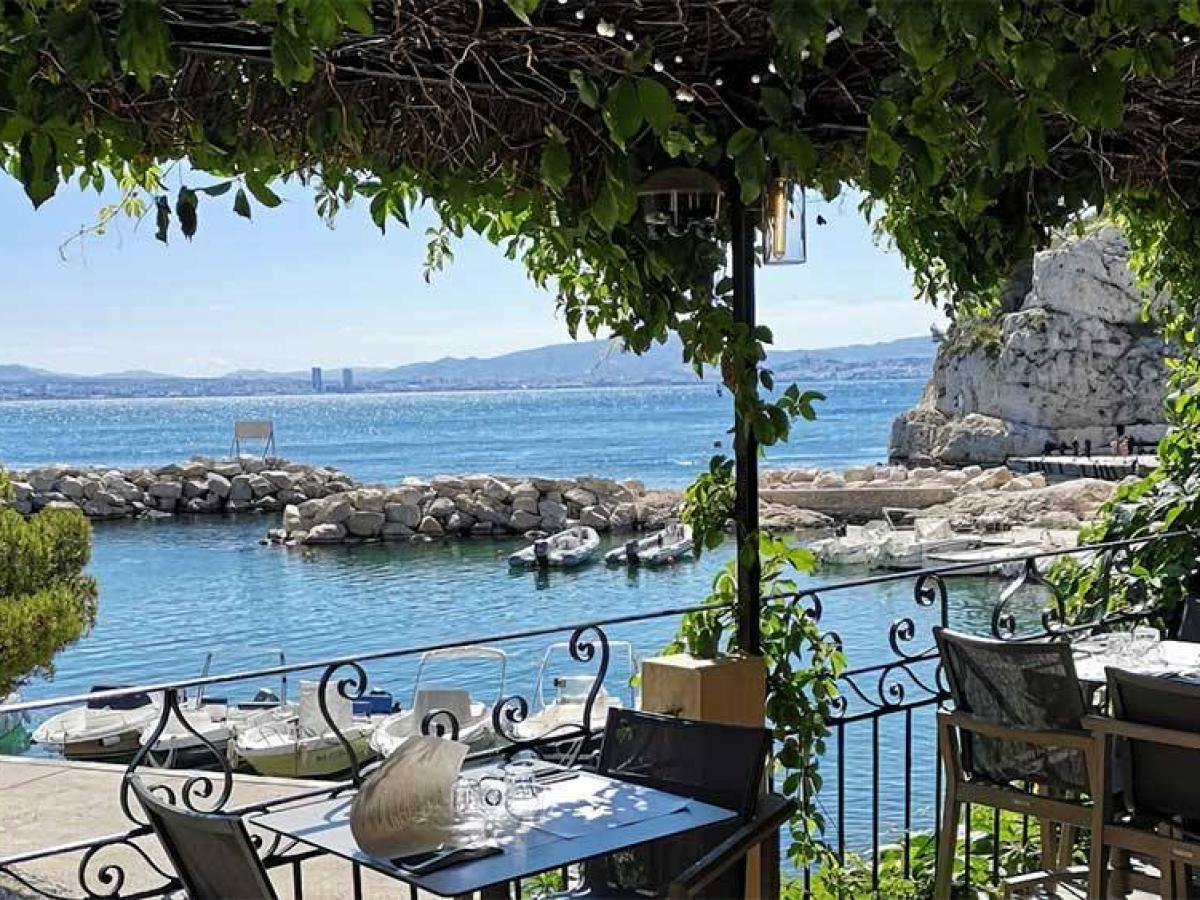 Restaurant calanques Office de Tourisme de Marseille