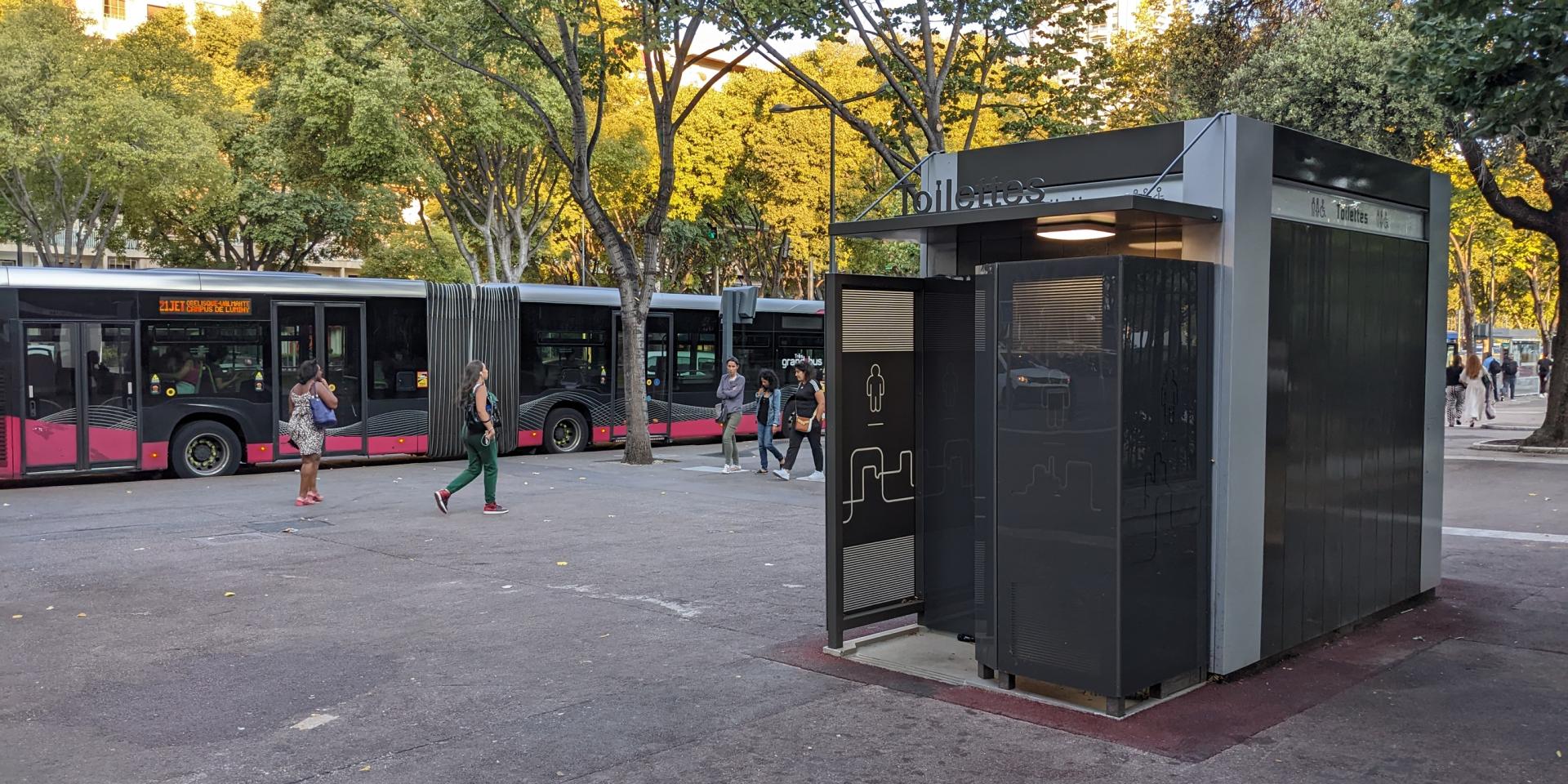 toilettes publiques