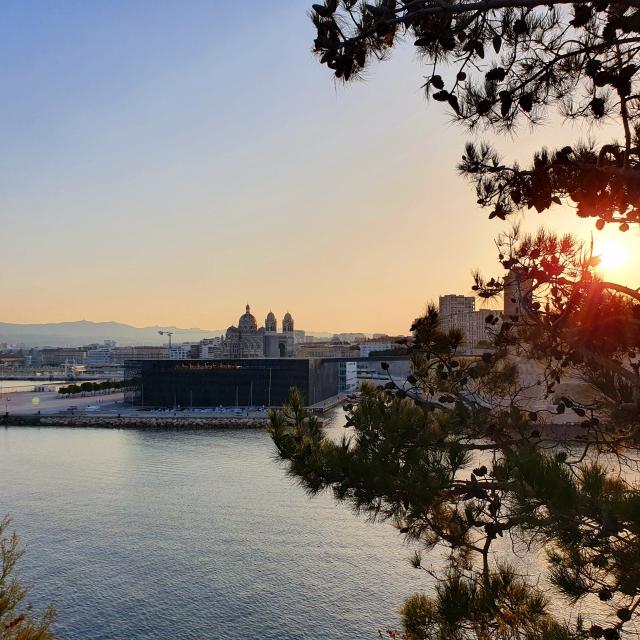 Cathedrale-de-la-Major-Mucem-vue-du-Pharo@joOTCM.jpg