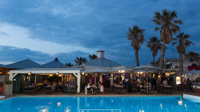Piscine du sportbeach café