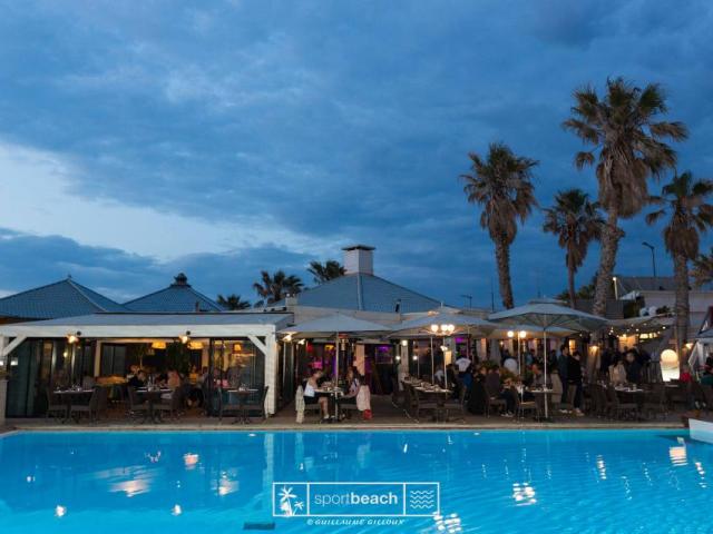 Piscine du sportbeach café