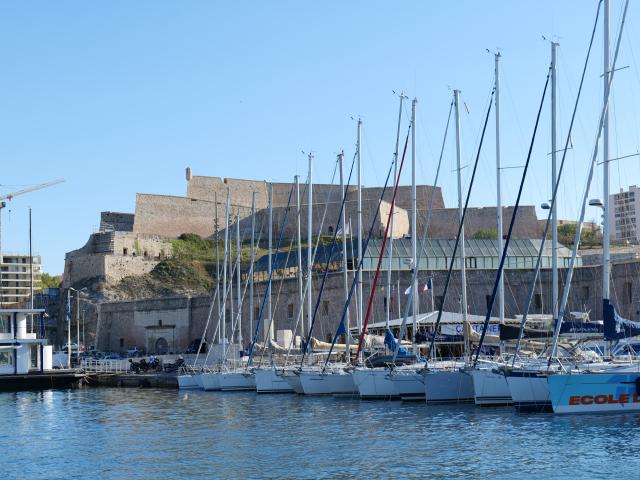 Vieux port et fort Saint-Nicolas, vue sur les bateaux