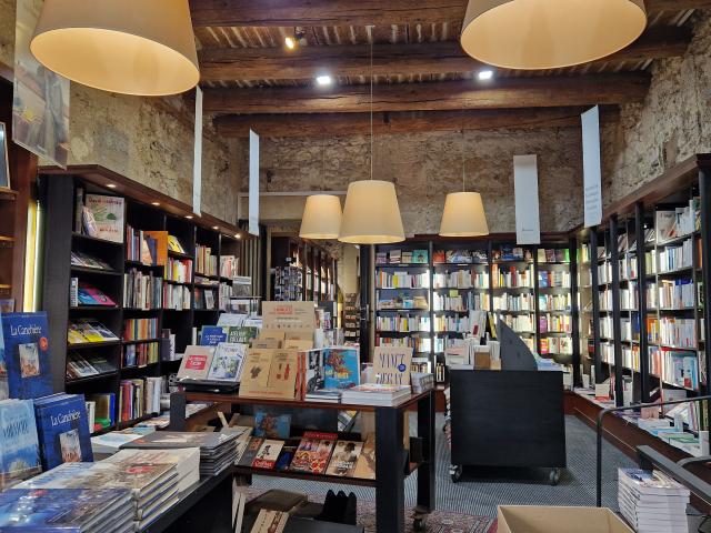 Intérieur de la librairie 